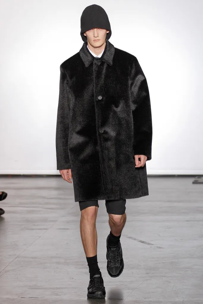 Raf Simons 2012秋冬“布偶皮草”黑色大衣