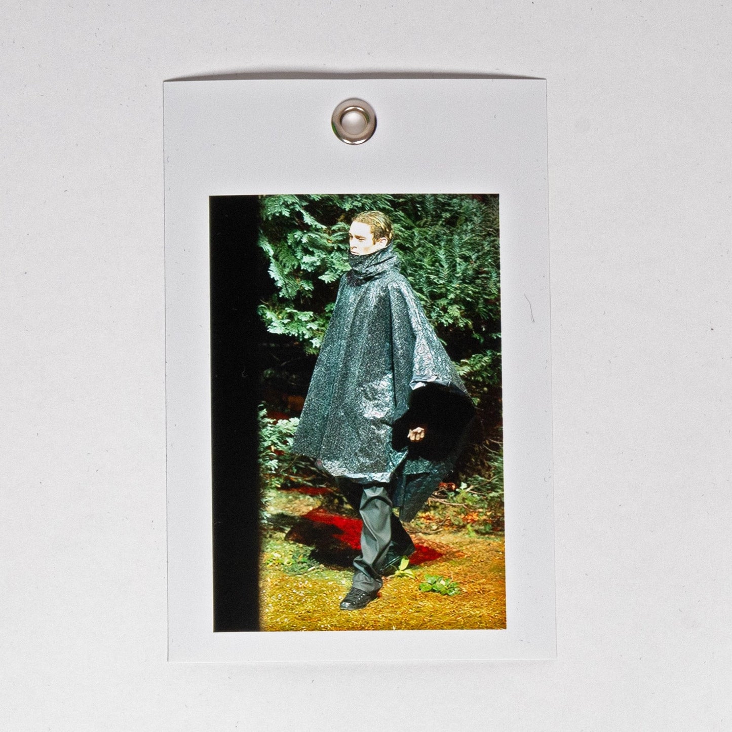 Raf Simons 2002 年秋冬跑道样品斗篷