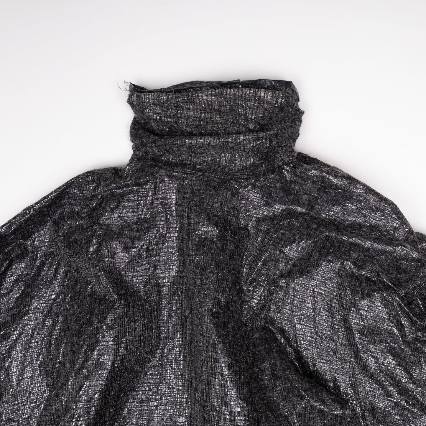 Raf Simons 2002 年秋冬跑道样品斗篷