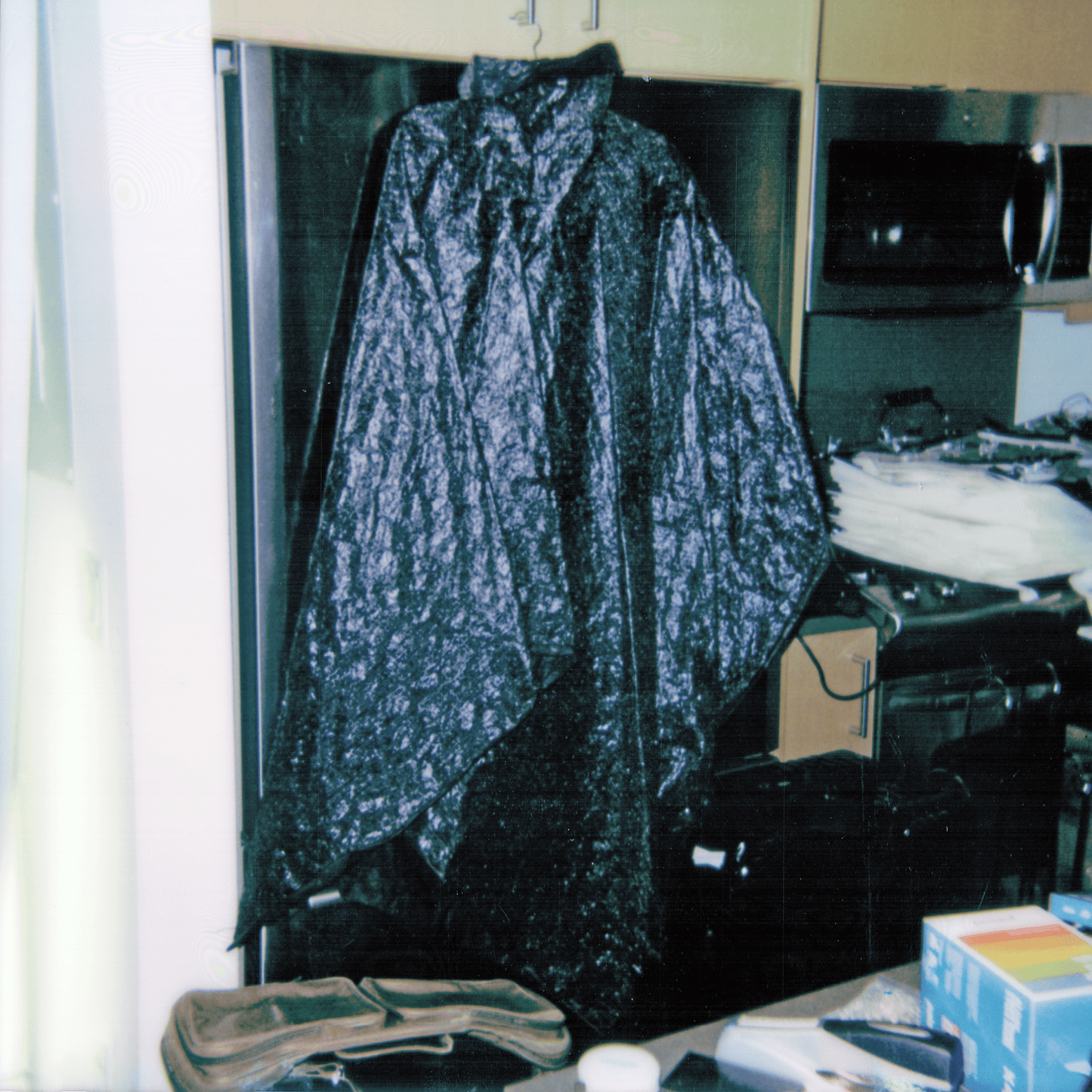 Raf Simons 2002 年秋冬跑道样品斗篷