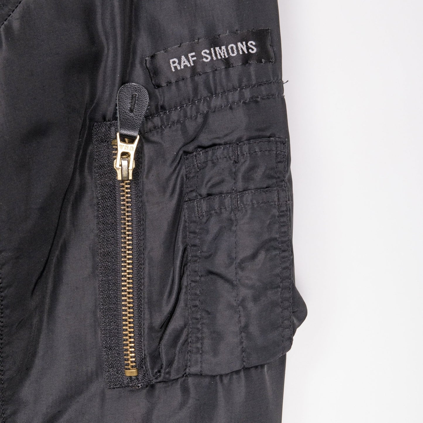Raf Simons 2000 春夏“金字塔”轰炸机