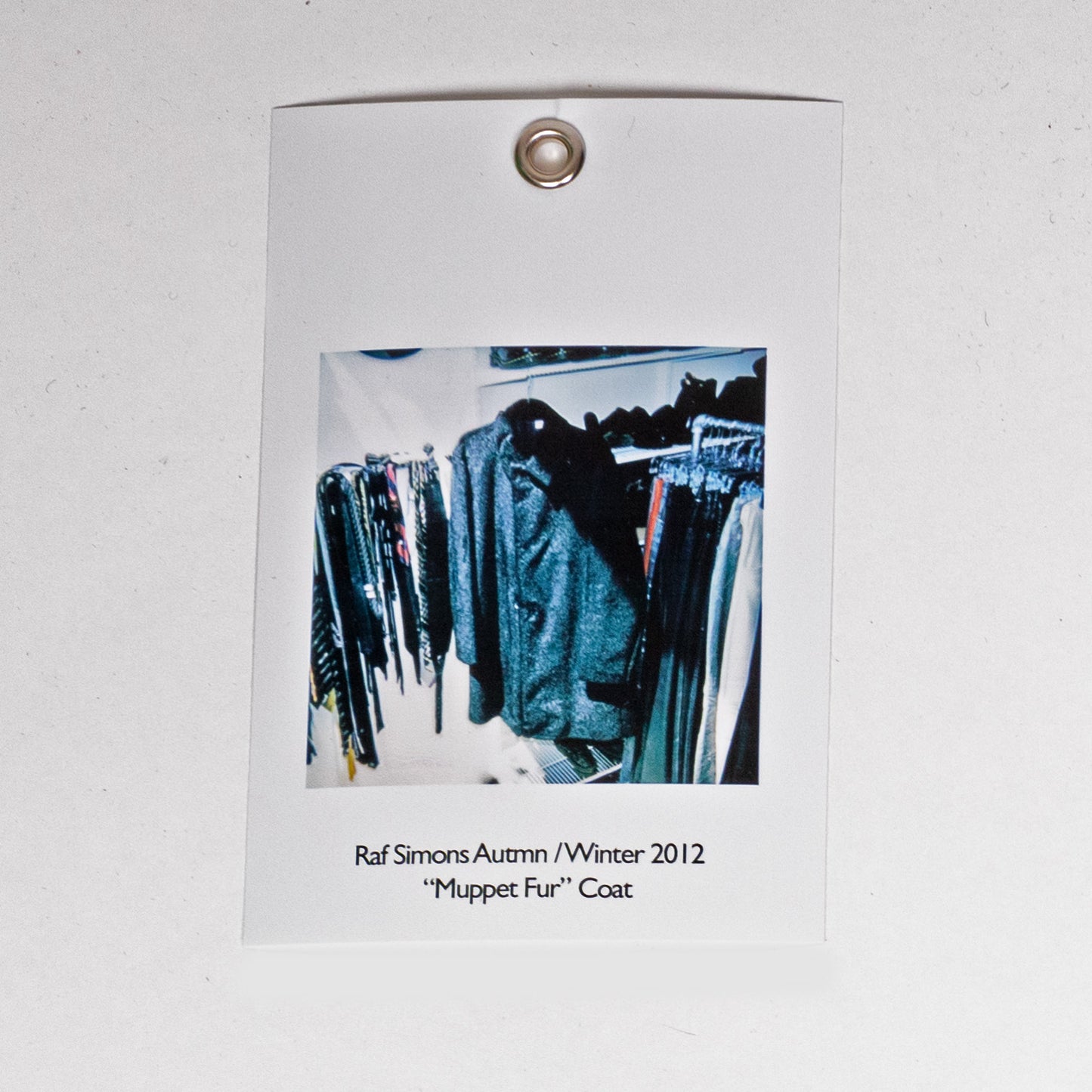 Raf Simons 가을/겨울 2012 “Muppet Fur” 블랙 코트