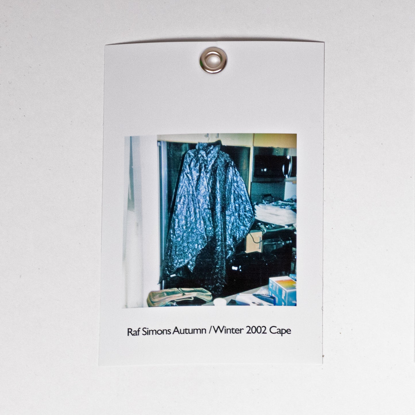 Raf Simons 가을/겨울 2002 런웨이 샘플 케이프